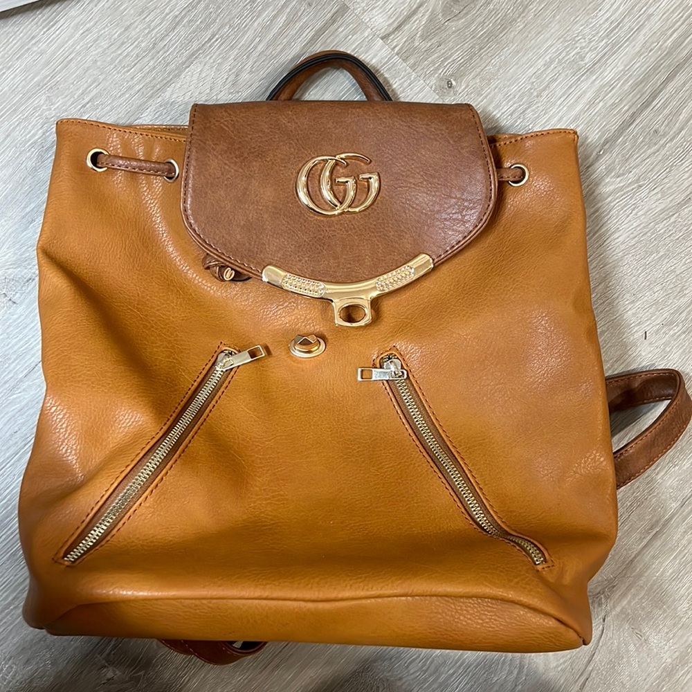 Purse - backpack style